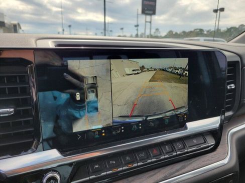 Used 2022 GMC Sierra 1500 SLT w/ SLT Premium Plus Package image 23