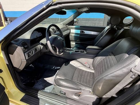 Used 2002 Ford Thunderbird RWD image 8