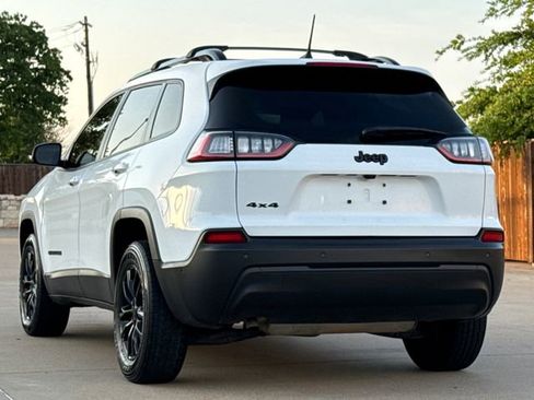 Used 2023 Jeep Cherokee Altitude Lux image 6