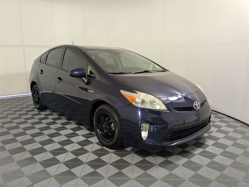 Used 2013 Toyota Prius Two FWD image 3