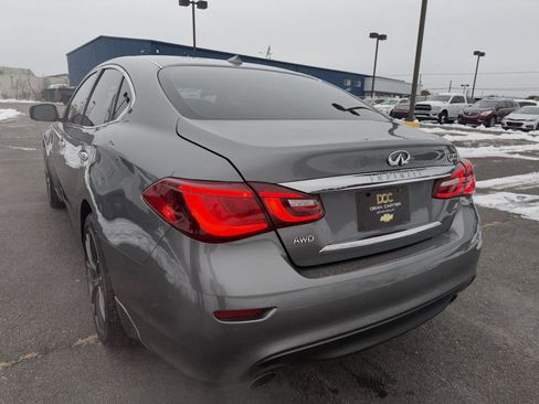 Used 2017 INFINITI Q70 3.7 w/ Technology Package image 5