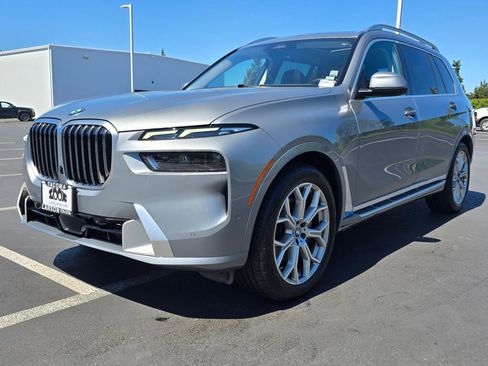 Used 2024 BMW X7 xDrive40i image 7