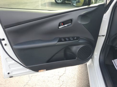 Used 2021 Toyota Prius Prime XLE image 19