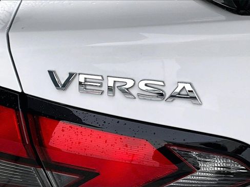 Used 2020 Nissan Versa S image 24