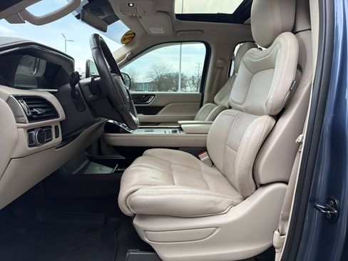 Used 2020 Lincoln Navigator L Reserve w/ Luxury Package image 16