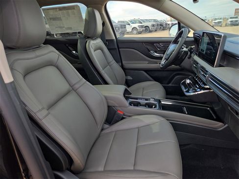 New 2026 Lincoln Corsair Premiere image 14