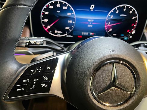 Certified 2025 Mercedes-Benz GLC 300 4MATIC image 27