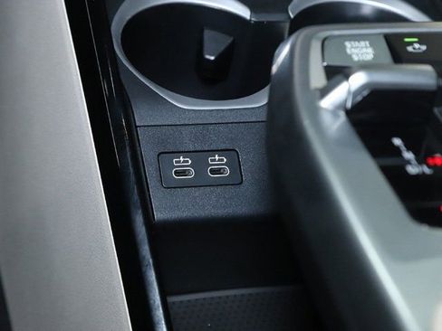 Used 2025 BMW X1 xDrive28i w/ Technology Package image 32