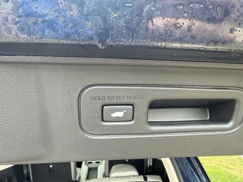 Used 2025 Honda Pilot Touring image 14