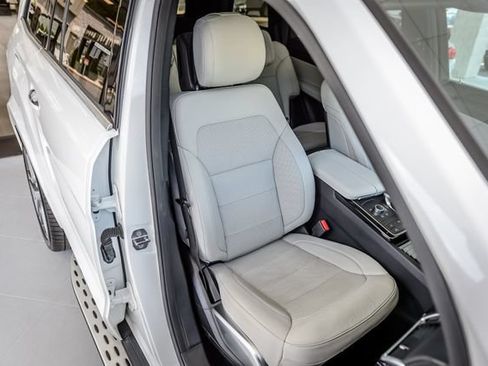 Used 2018 Mercedes-Benz GLS 550 4MATIC image 49