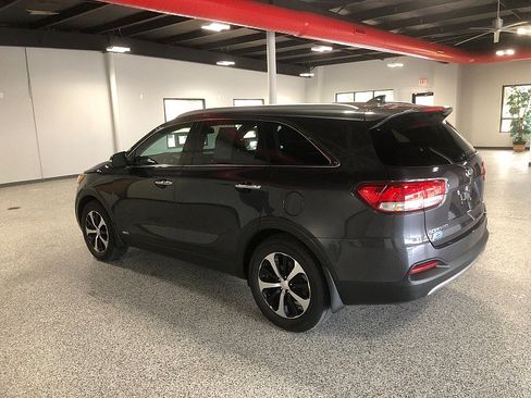 Used 2017 Kia Sorento EX AWD/4WD image 3
