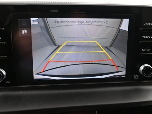 Certified 2025 Kia Seltos LX image 18