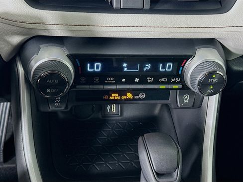 Used 2025 Toyota RAV4 XLE w/ Convenience Package image 23