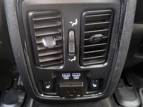 Used 2014 Jeep Grand Cherokee Limited image 28