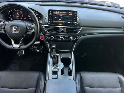 Used 2018 Honda Accord Sport image 4