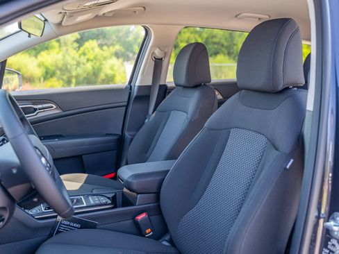 New 2026 Kia Sportage LX FWD image 16
