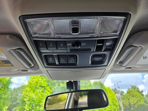 Used 2018 Toyota 4Runner Limited AWD/4WD image 29