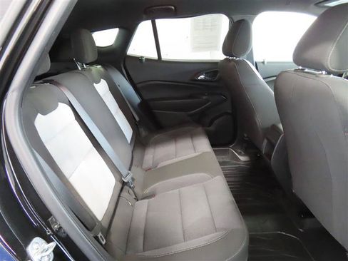 Used 2024 Chevrolet Trax RS FWD image 26