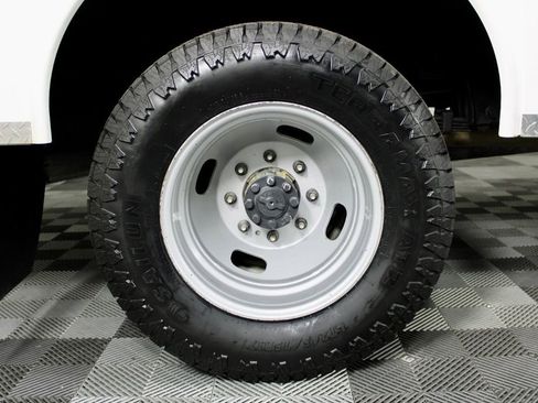 Used 2022 Ford F350 XL w/ Power Equipment Group image 12