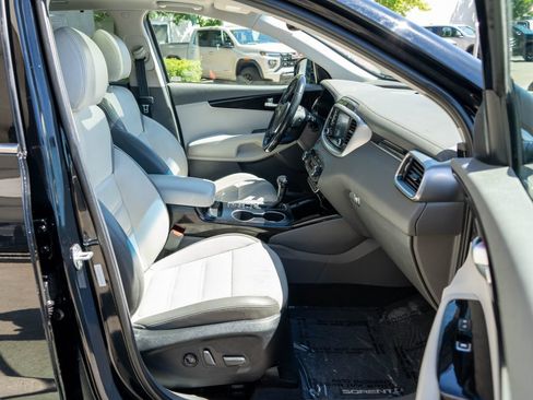 Used 2019 Kia Sorento SX w/ SX Touring Package AWD/4WD image 10