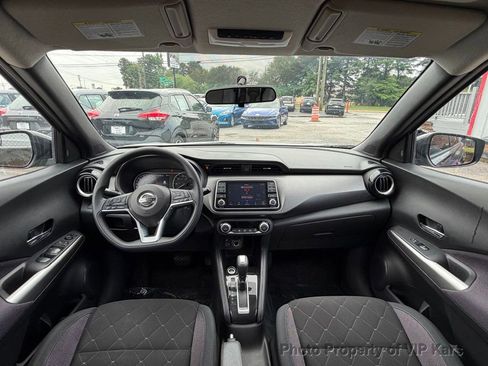 Used 2019 Nissan Kicks SV FWD image 19