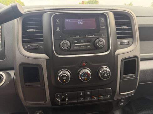 Used 2015 RAM 2500 Tradesman w/ Chrome Appearance Group AWD/4WD image 19