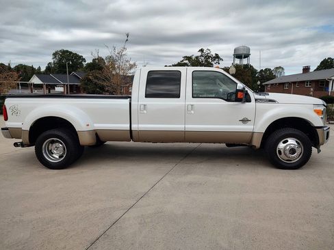 Used 2011 Ford F450 Lariat w/ Chrome Pkg image 6
