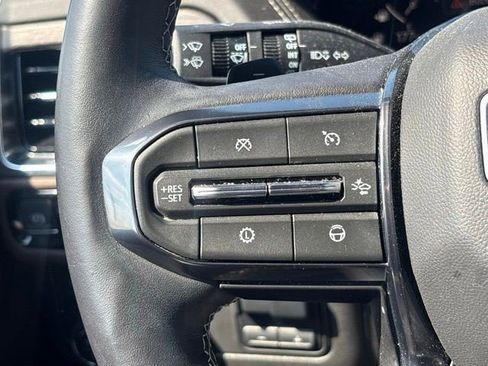 Certified 2025 GMC Yukon Denali Ultimate AWD/4WD image 26