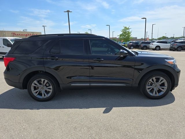 Certified 2023 Ford Explorer XLT w/ Equipment Group 202A AWD/4WD image 6