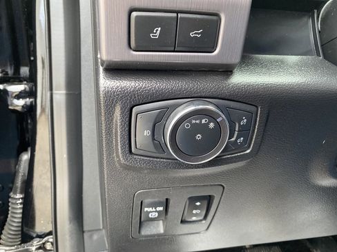 Used 2018 Ford Expedition Max Platinum image 32