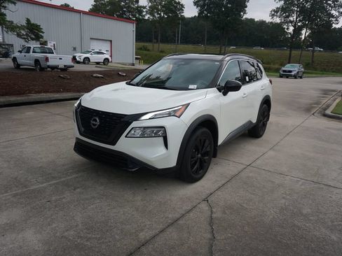 Used 2023 Nissan Rogue SV w/ SV Premium B Package FWD image 24