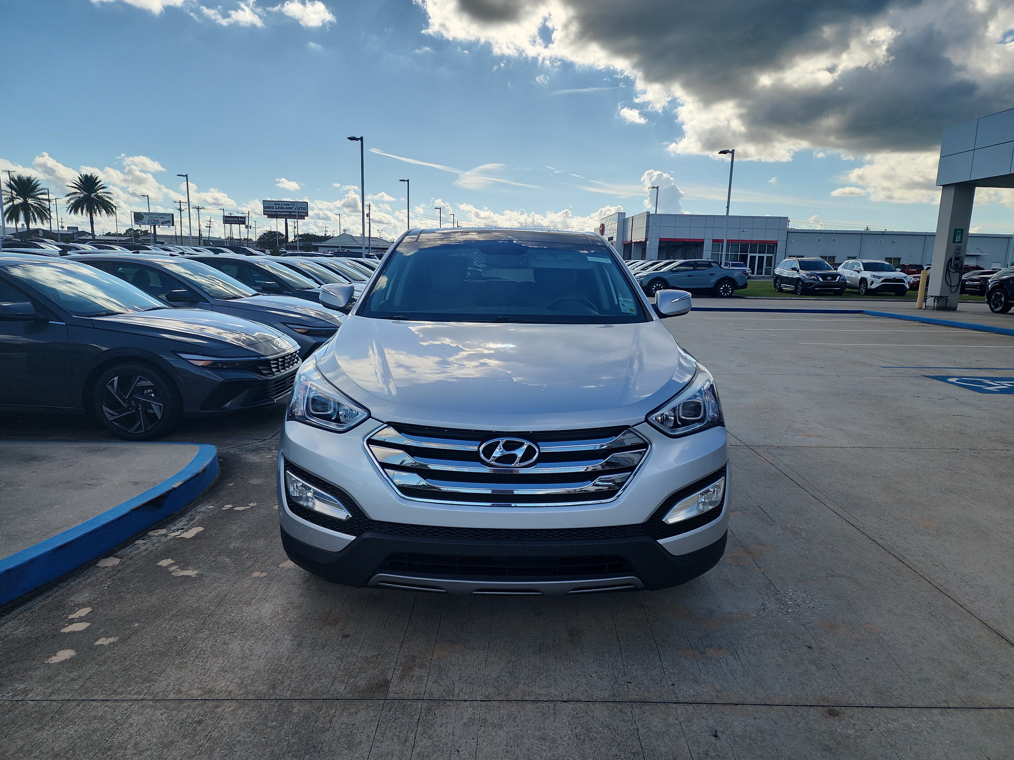 Used 2014 Hyundai Santa Fe Sport w/ Technology Package 14 FWD image 2