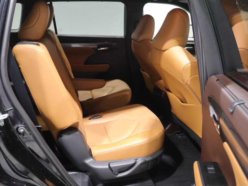 Used 2020 Toyota Highlander Platinum AWD/4WD image 20
