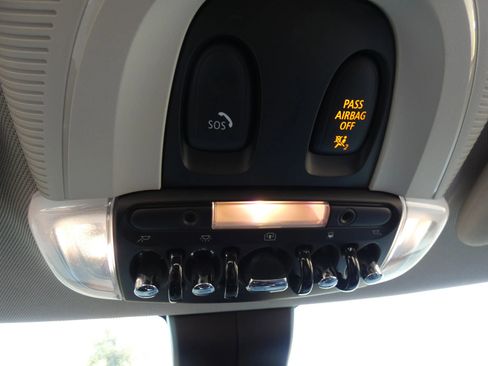 Used 2019 MINI Cooper S w/ Premium Package image 70