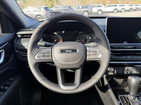 New 2026 Jeep Compass Latitude image 19