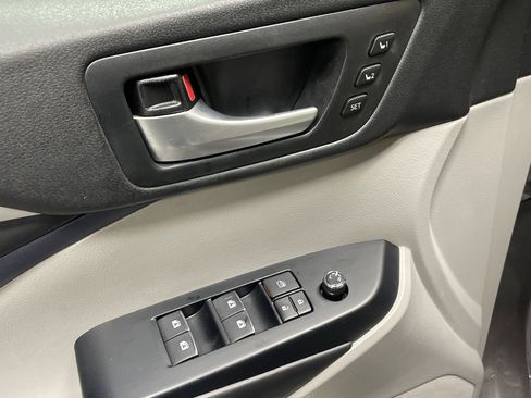 Used 2019 Toyota Highlander Limited Platinum image 15