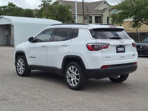 Used 2024 Jeep Compass Latitude AWD/4WD image 7