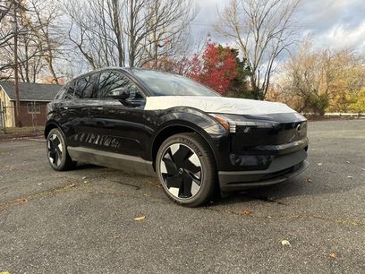 New 2025 Volvo EX30 Plus w/ Climate Package