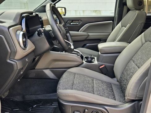 Used 2024 Chevrolet Colorado ZR2 w/ Safety Package image 22