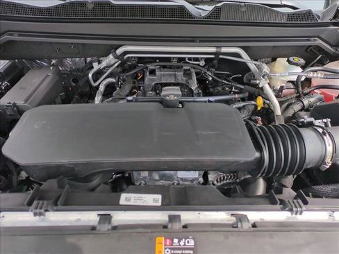 New 2026 Chevrolet Colorado ZR2 w/ Technology Package AWD/4WD image 17