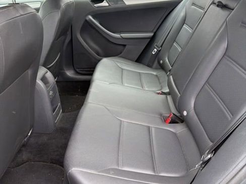 Used 2017 Volkswagen Jetta SE FWD image 7