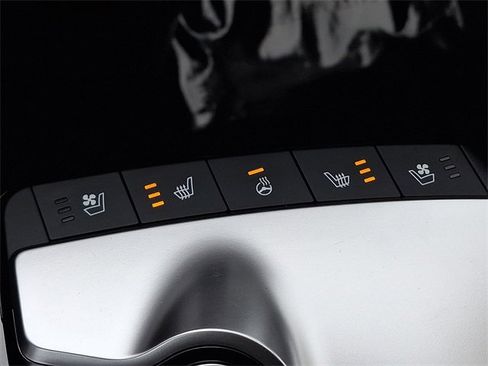 Certified 2022 Kia EV6 Wind w/ Wind Technology Package image 25