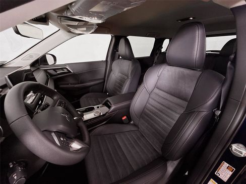 New 2026 Mitsubishi Outlander SE image 18