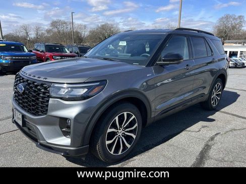 New 2026 Ford Explorer ST-Line RWD image 3