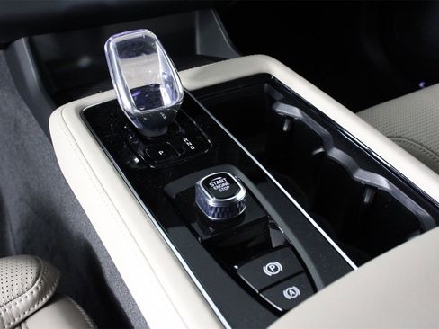 New 2026 Volvo XC90 B5 Ultra image 7