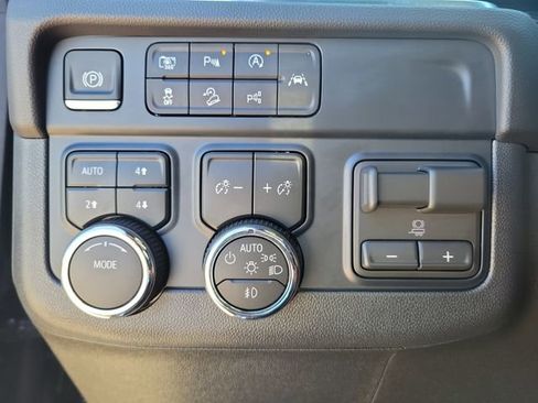 Used 2026 Chevrolet Tahoe High Country w/ Sun And Tow Package AWD/4WD image 29