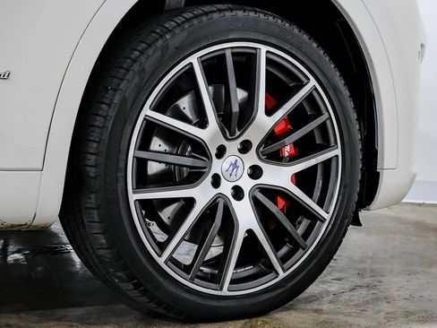 Used 2019 Maserati Levante S GranSport image 51