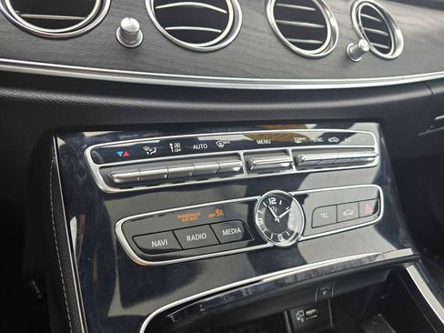 Used 2017 Mercedes-Benz E 300 image 31