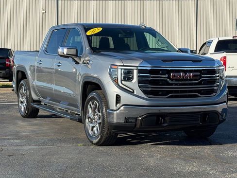 Used 2024 GMC Sierra 1500 SLT w/ SLT Premium Package image 2