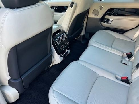 Used 2020 Land Rover Range Rover HSE image 11